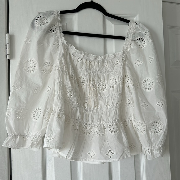 White eyelet top - Picture 4 of 6